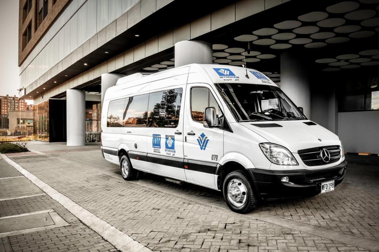 Hotel Wyndham Bogotá Exterior foto Mercedes-Benz Sprinter