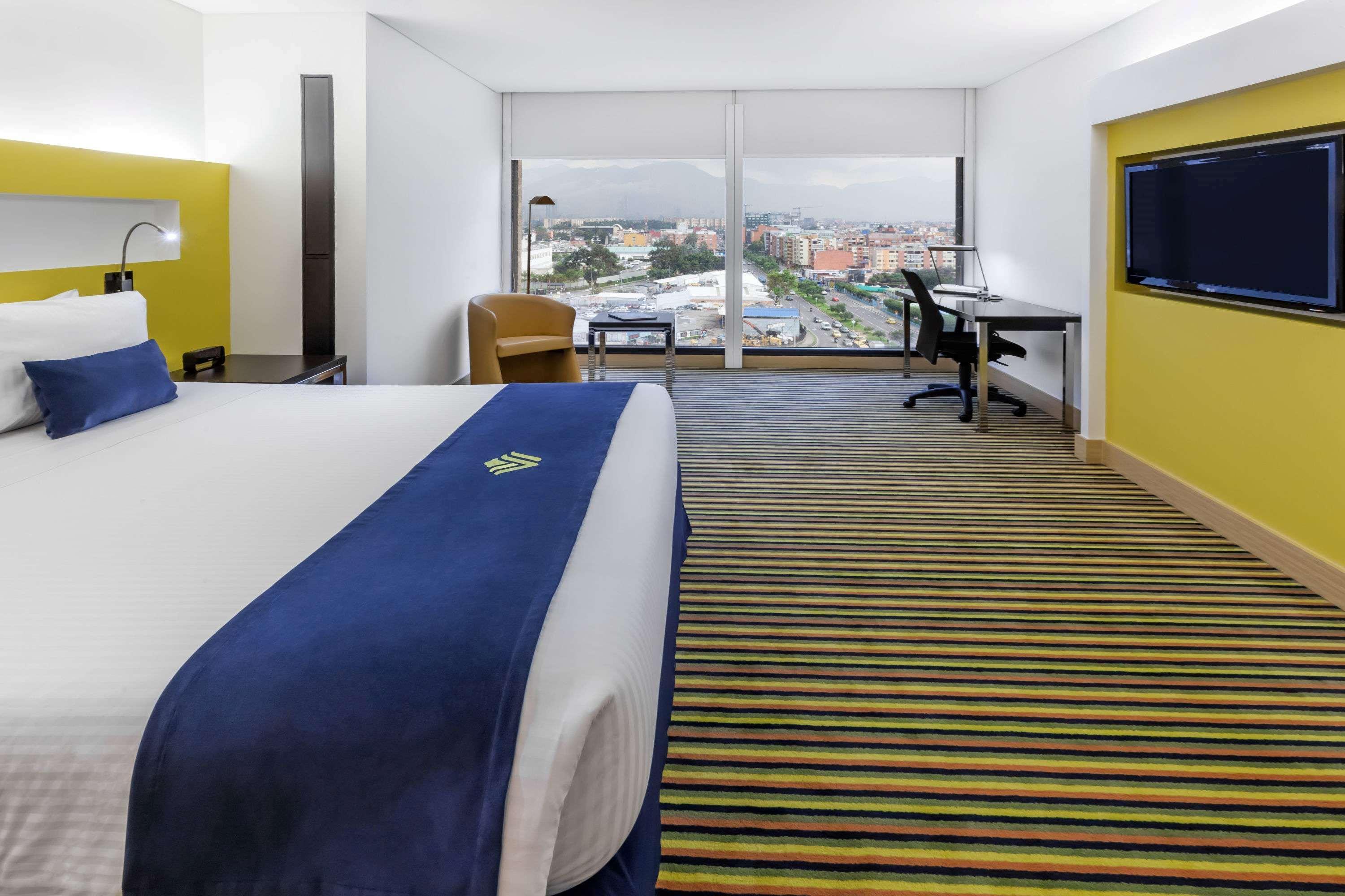 Hotel Wyndham Bogotá Exterior foto A room at the hotel