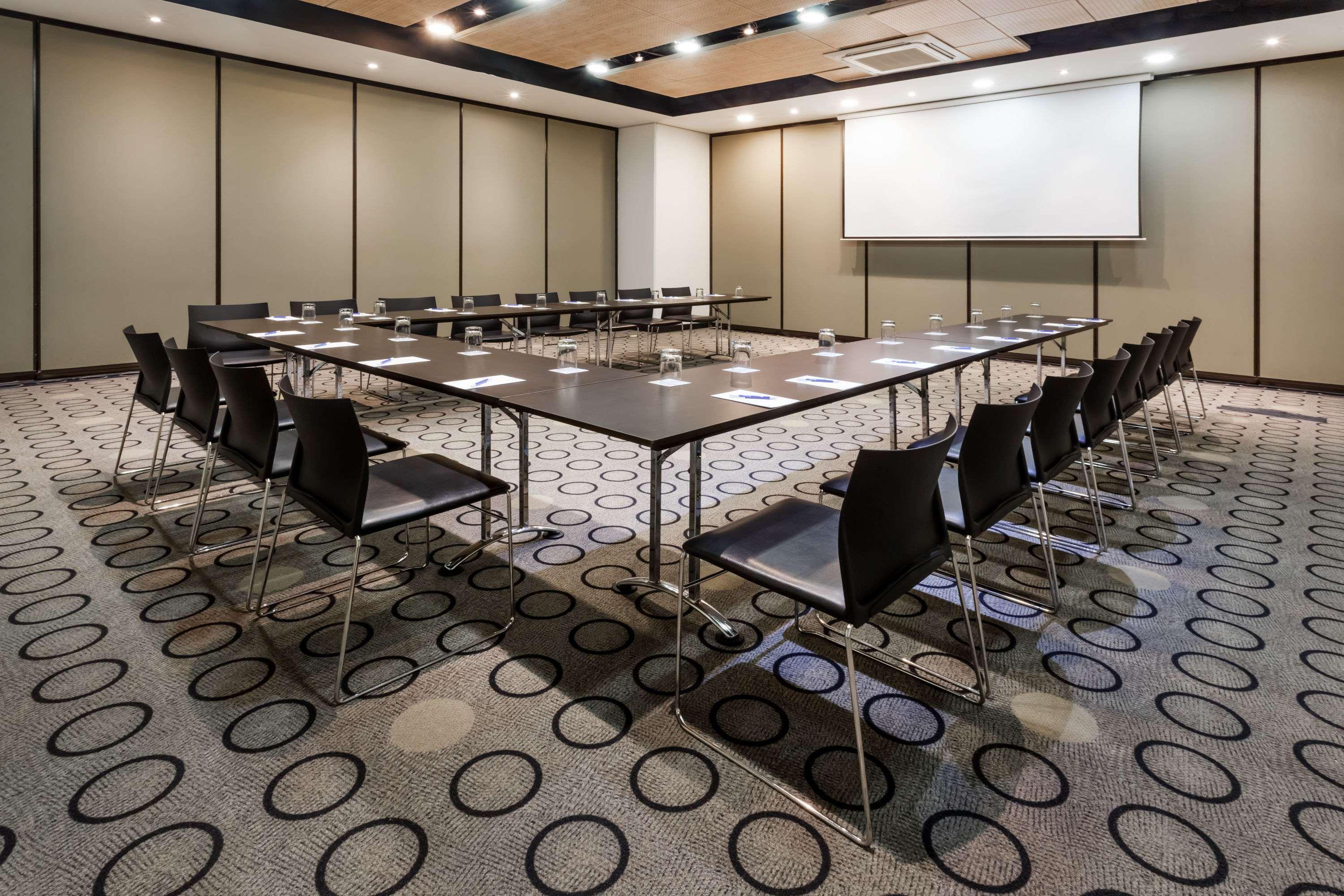 Hotel Wyndham Bogotá Exterior foto Meeting room