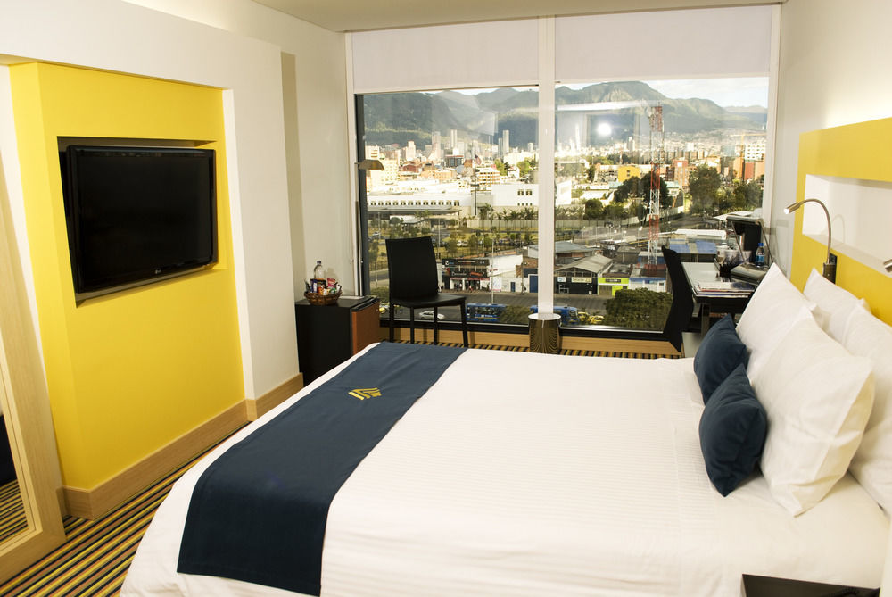 Hotel Wyndham Bogotá Exterior foto A room at the hotel