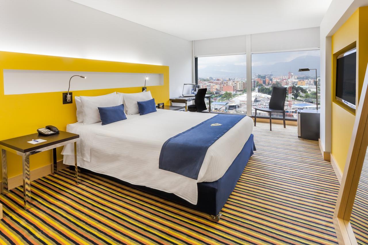 Hotel Wyndham Bogotá Exterior foto A room at the hotel